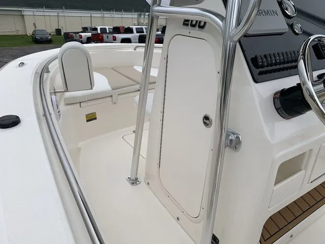 Slide: The Image of Bulls Bay 200 Center Console 2026 - 23