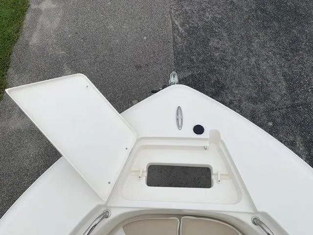 Slide: The Image of Bulls Bay 200 Center Console 2026 - 28