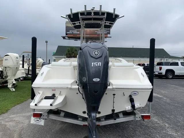 Slide: The Image of Bulls Bay 200 Center Console 2026 - 3