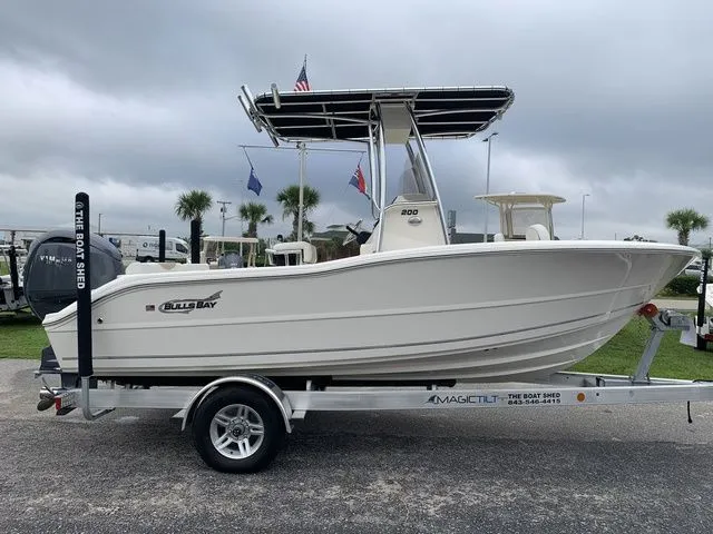 Slide: The Image of Bulls Bay 200 Center Console 2026 - 5
