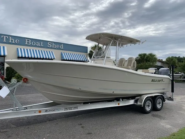 The Image of Bulls Bay 255 Center Console 2026 - 1