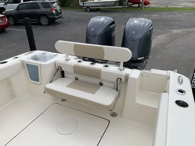 Slide: The Image of Bulls Bay 255 Center Console 2026 - 11