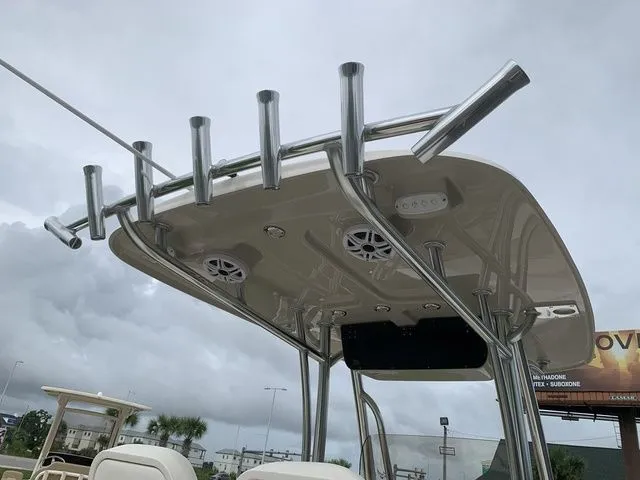 Slide: The Image of Bulls Bay 255 Center Console 2026 - 17