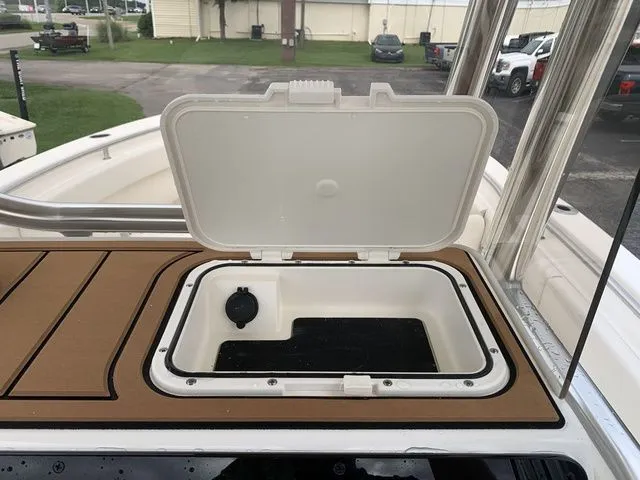 Slide: The Image of Bulls Bay 255 Center Console 2026 - 22