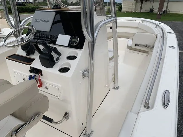 Slide: The Image of Bulls Bay 255 Center Console 2026 - 24