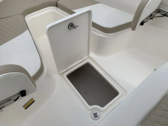 Slide: The Image of Bulls Bay 255 Center Console 2026 - 28