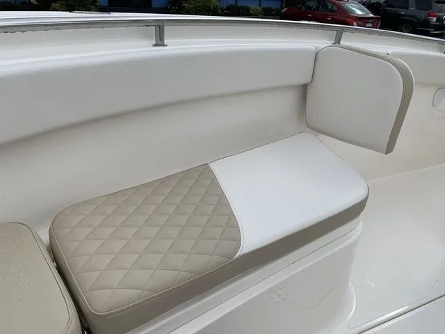 Slide: The Image of Bulls Bay 255 Center Console 2026 - 31