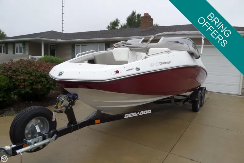 Slide: The Image of Sea-Doo Challenger 230 SE 2010 - 3