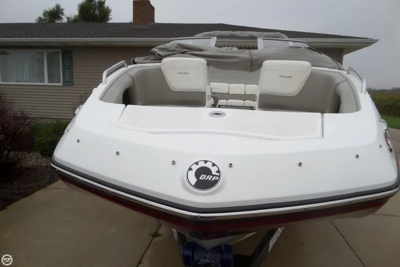 Slide: The Image of Sea-Doo Challenger 230 SE 2010 - 6