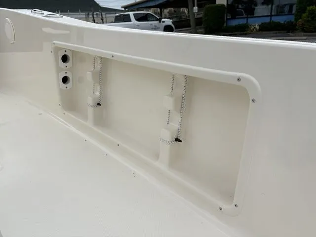 Slide: The Image of Pioneer 180 Islander 2026 - 19