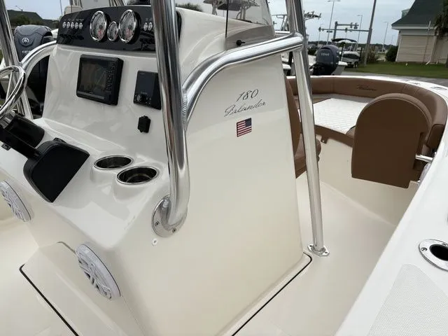 Slide: The Image of Pioneer 180 Islander 2026 - 20