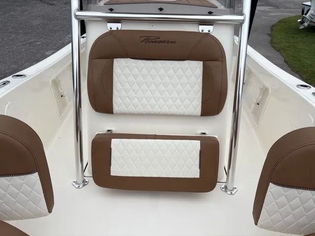 Slide: The Image of Pioneer 180 Islander 2026 - 25