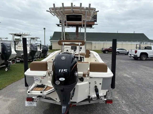 Slide: The Image of Pioneer 180 Islander 2026 - 3