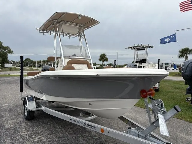 Slide: The Image of Pioneer 180 Islander 2026 - 6