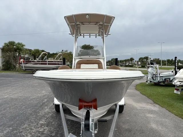 Slide: The Image of Pioneer 180 Islander 2026 - 7