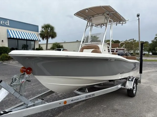 Slide: The Image of Pioneer 180 Islander 2026 - 8