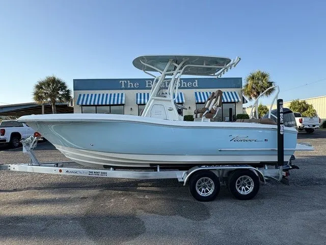 The Image of Pioneer 222 Islander 2026 - 1