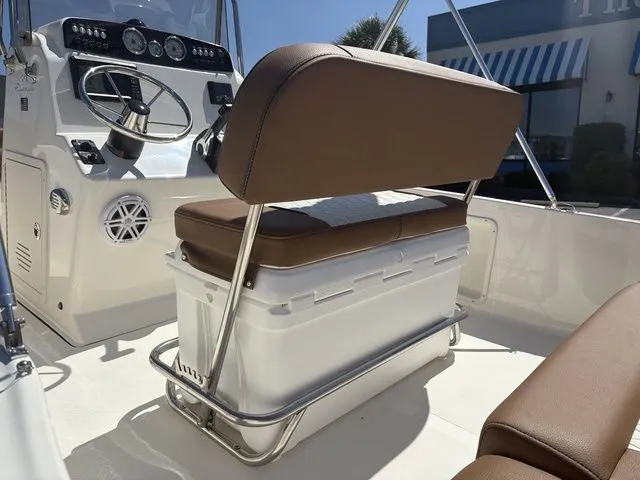 Slide: The Image of Pioneer 180 Islander 2026 - 10