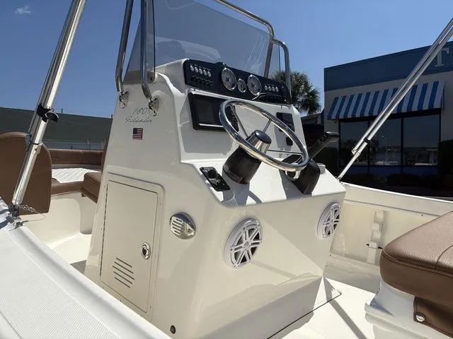 Slide: The Image of Pioneer 180 Islander 2026 - 12