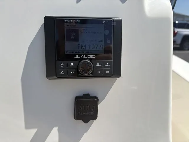 Slide: The Image of Pioneer 180 Islander 2026 - 15