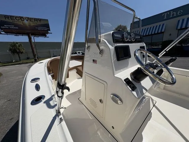 Slide: The Image of Pioneer 180 Islander 2026 - 19