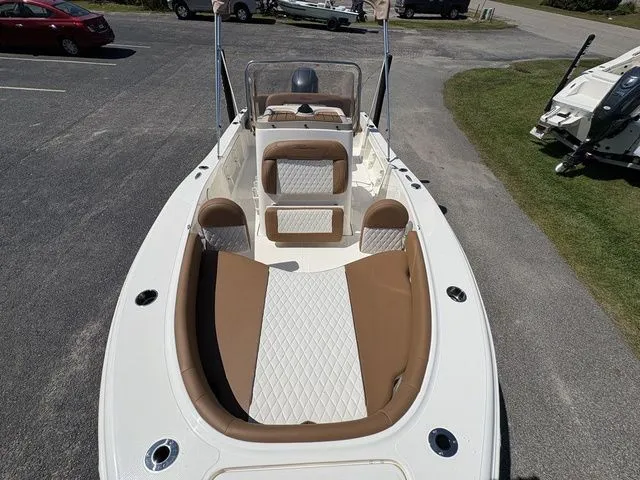 Slide: The Image of Pioneer 180 Islander 2026 - 24