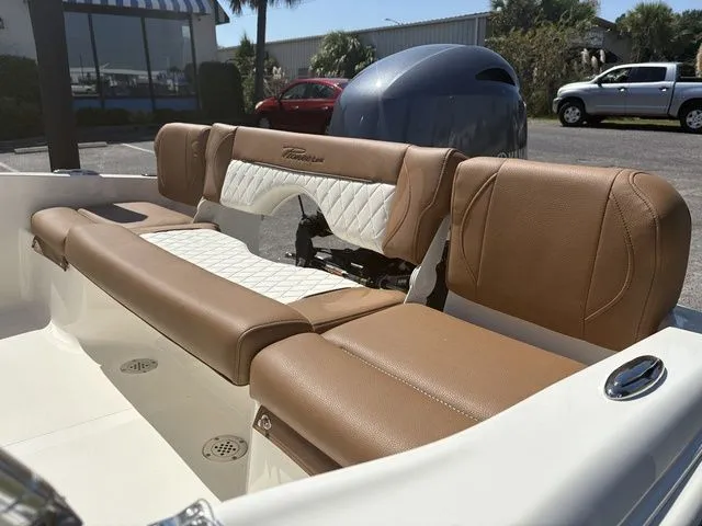 Slide: The Image of Pioneer 180 Islander 2026 - 9