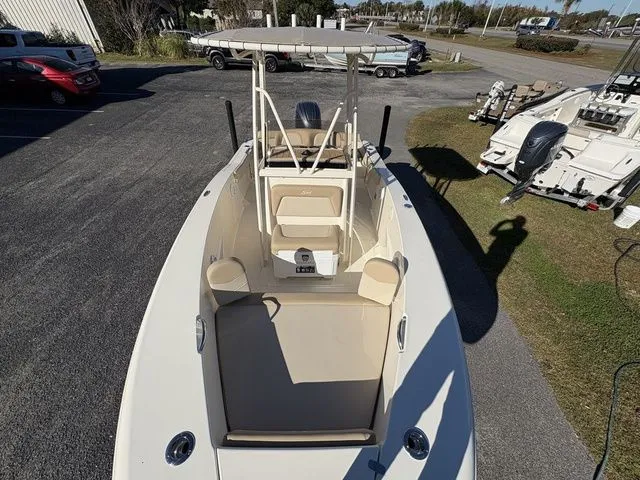 Slide: The Image of Scout 195 Sportfish 2026 - 25