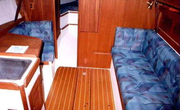 Slide: The Image of Tartan 28 Piper 1993 - 1