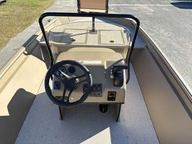 Slide: The Image of SeaArk Shadow 18 Center Console 2026 - 13