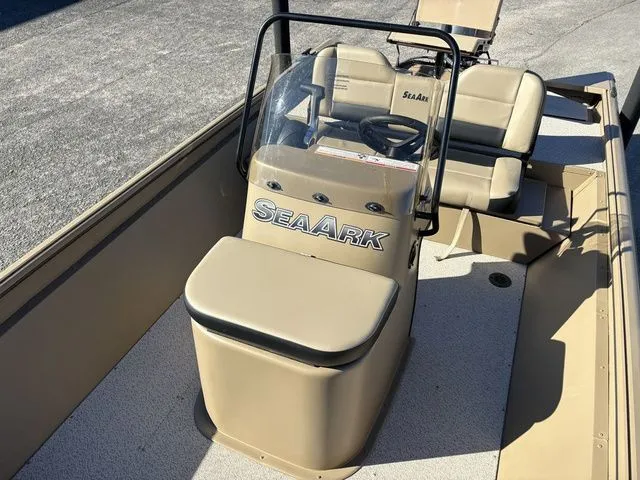 Slide: The Image of SeaArk Shadow 18 Center Console 2026 - 14