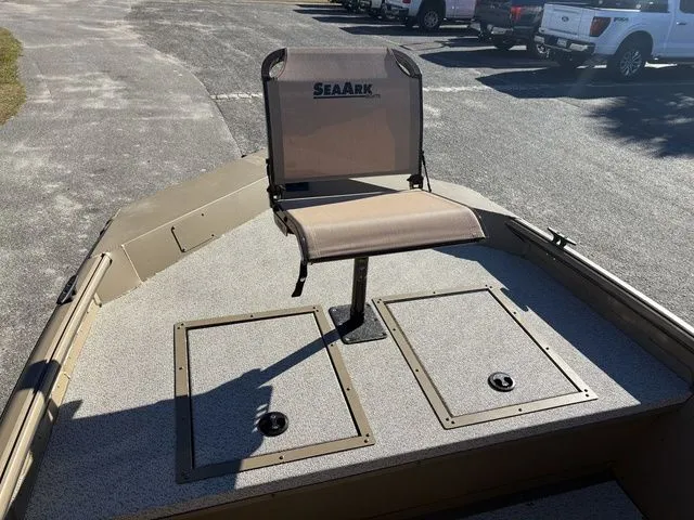 Slide: The Image of SeaArk Shadow 18 Center Console 2026 - 16