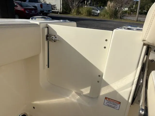 Slide: The Image of Scout 240 XSF 2026 - 13