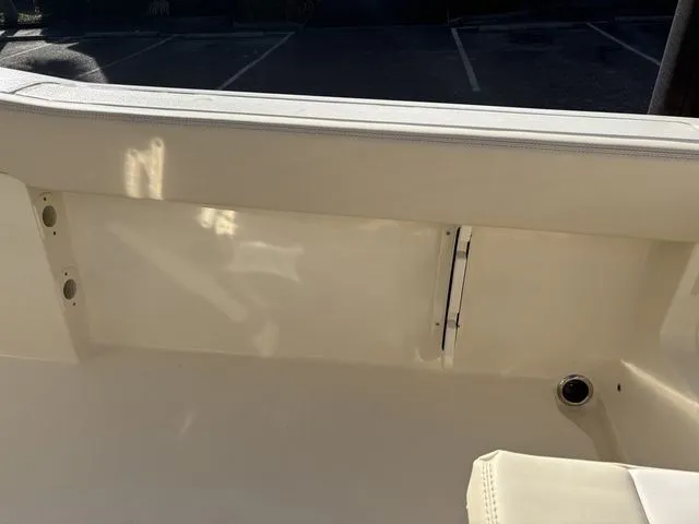 Slide: The Image of Scout 240 XSF 2026 - 14