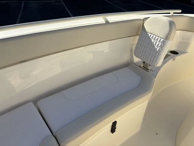 Slide: The Image of Scout 240 XSF 2026 - 32