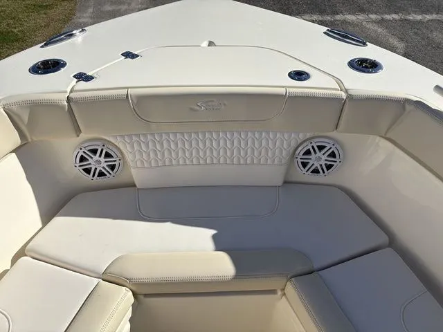 Slide: The Image of Scout 240 XSF 2026 - 34