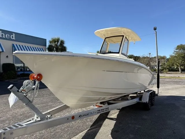 Slide: The Image of Scout 240 XSF 2026 - 8