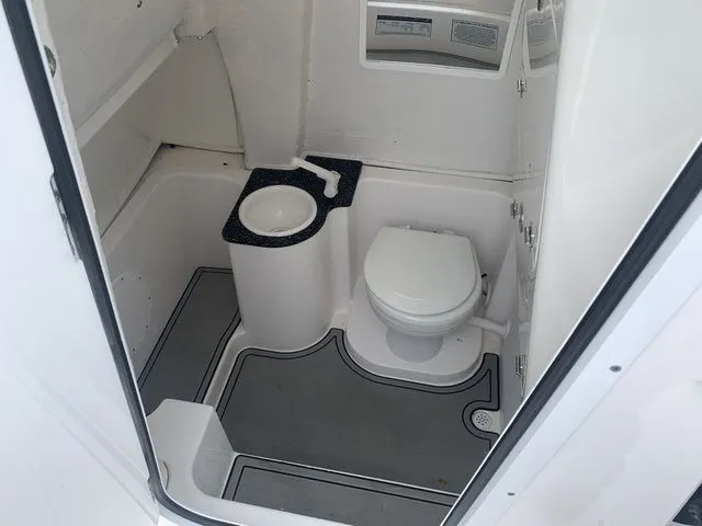 Slide: The Image of Sea Fox 268 Commander 2023 - 25