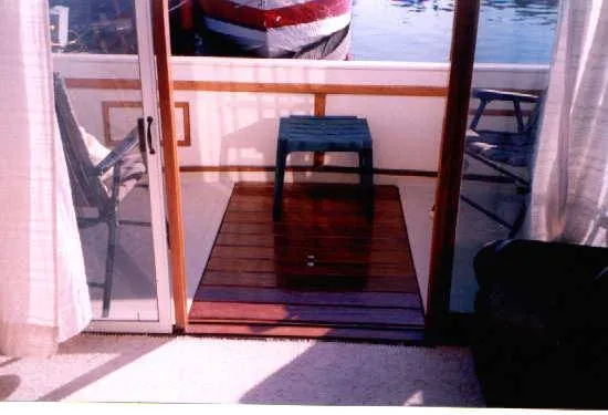 Slide: The Image of Sea Ray SRV 300 Sedan 1979 - 7