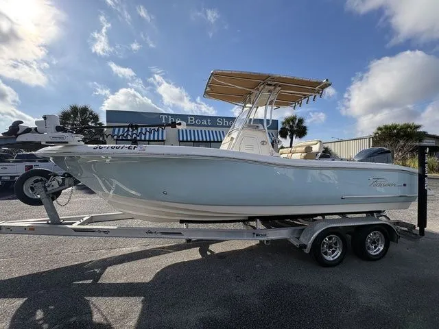 The Image of Pioneer 222 Sportfish 2020 - 1