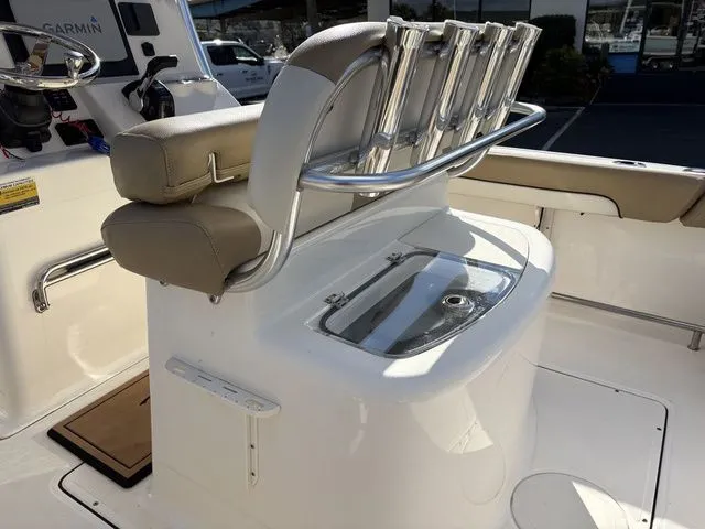 Slide: The Image of Pioneer 222 Sportfish 2020 - 10
