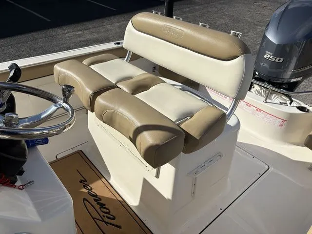 Slide: The Image of Pioneer 222 Sportfish 2020 - 13