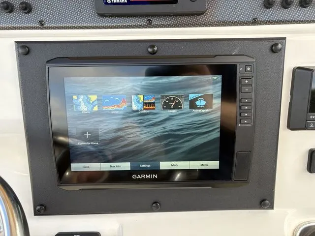 Slide: The Image of Pioneer 222 Sportfish 2020 - 19