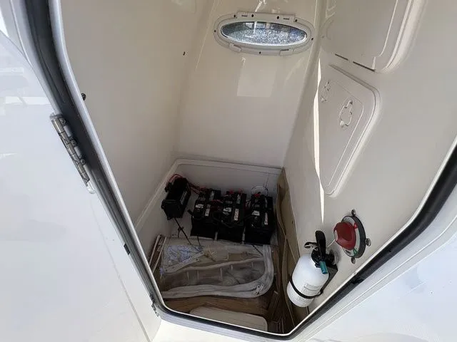 Slide: The Image of Pioneer 222 Sportfish 2020 - 23