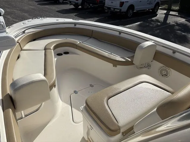 Slide: The Image of Pioneer 222 Sportfish 2020 - 24