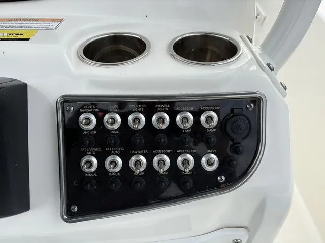 Slide: The Image of NauticStar 2302 Legacy 2022 - 17