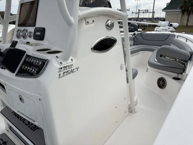 Slide: The Image of NauticStar 2302 Legacy 2022 - 22