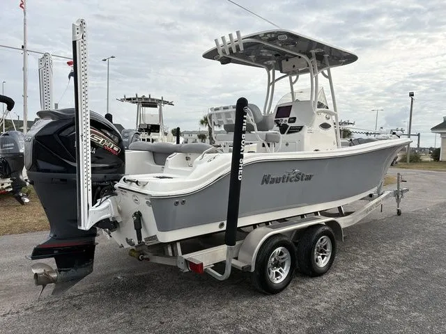 Slide: The Image of NauticStar 2302 Legacy 2022 - 4