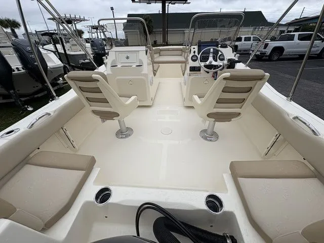 Slide: The Image of Scout 195 Sport Dorado 2026 - 11