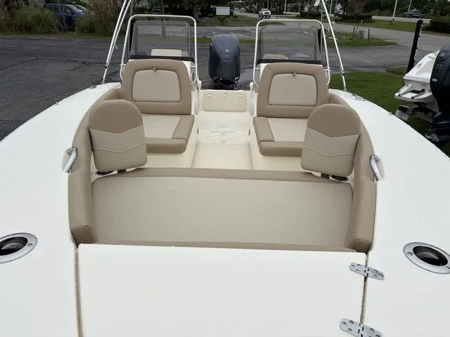 Slide: The Image of Scout 195 Sport Dorado 2026 - 18